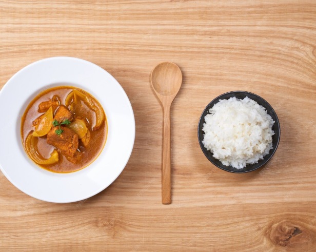 COZINHA TAI<BR>NA PANELA WOK ou FRIGIDEIRA COM BORDAS ALTAS<BR>Pad Thai, Curry de legumes, Rolinhos vietnamitas e mais..